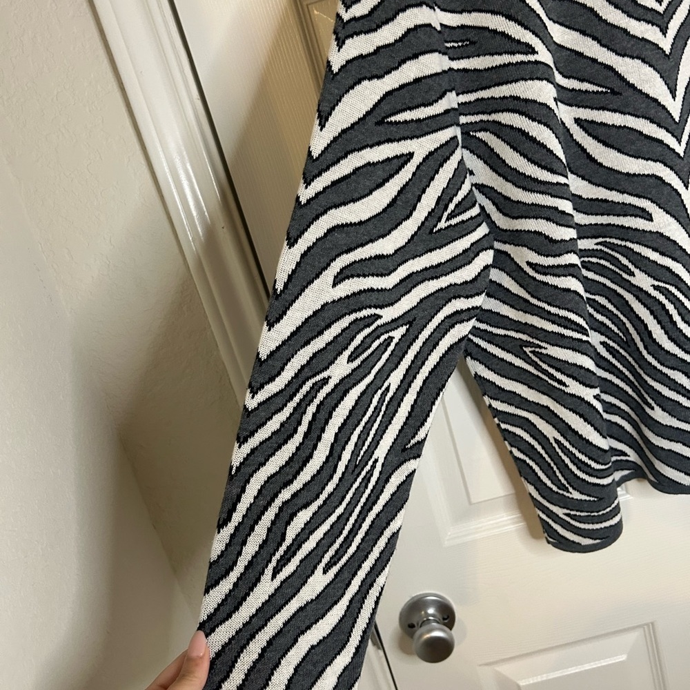 Alfred Dunner Black and White Knit Top - Picture 3 of 7